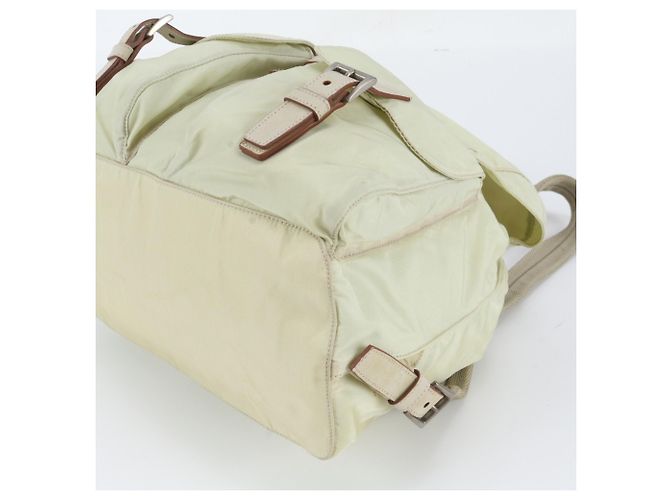 Prada Tessuto Nylon Rucksack mit Dreiecks-Logo Hellgrün - Ansicht 4