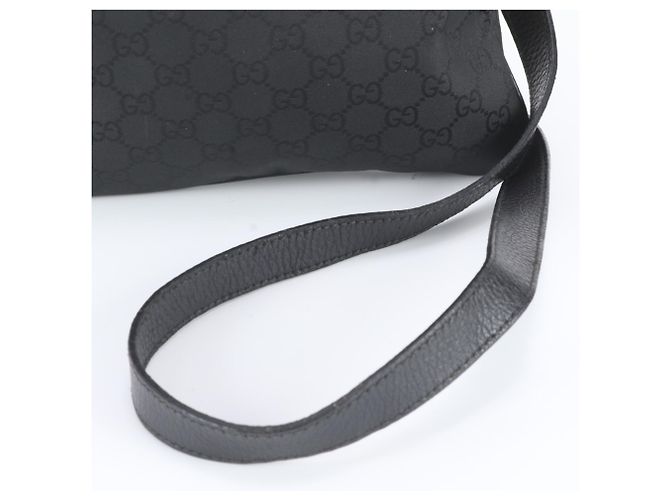 Borsa a tracolla in pelle e nylon GG con ciondolo Gucci Nero - vista 2