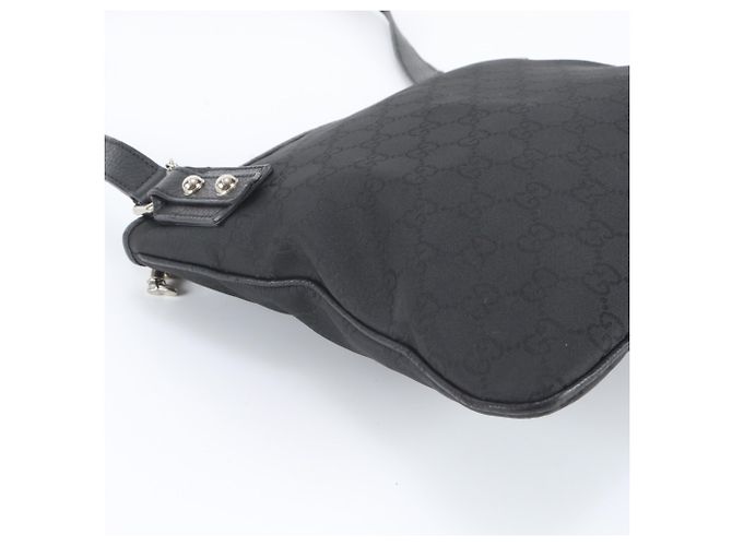 Borsa a tracolla in pelle e nylon GG con ciondolo Gucci Nero - vista 6