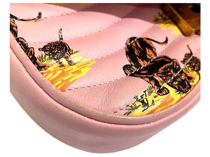Bolso de cadena Louis Vuitton New Wave PM de hombro Rosa Estampado de leopardo - vista 6