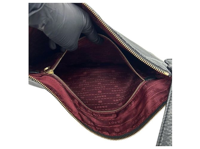 Loewe Heritage Logo Gravierte Lederschultertasche Schwarz - Ansicht 10