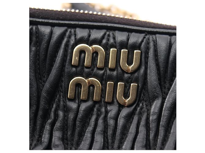 Miu Miu Matelassé Mini Schultertasche Schwarz - Ansicht 11