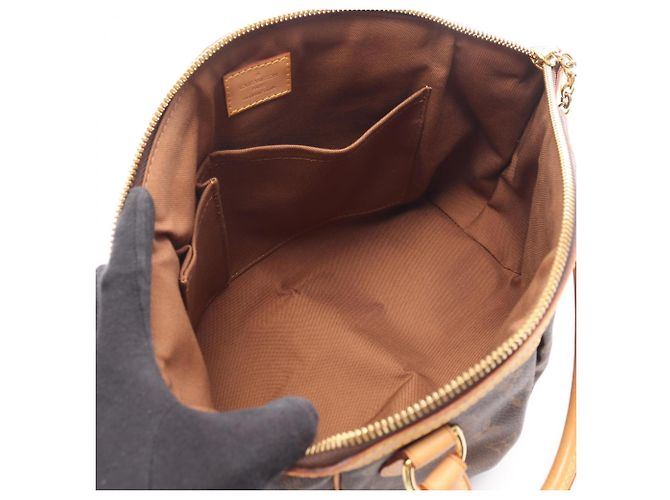 Bolsa Louis Vuitton Tivoli PM Monogram Marrom Monograma - vista 3
