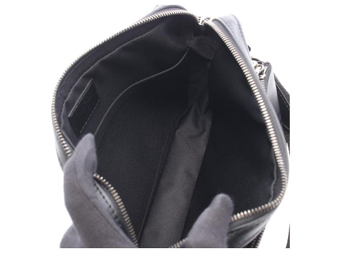 Borsa a tracolla Louis Vuitton Trio Messenger Marrone Nero Monogramma - vista 3