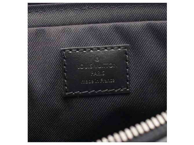 Borsa a tracolla Louis Vuitton Trio Messenger Marrone Nero Monogramma - vista 4