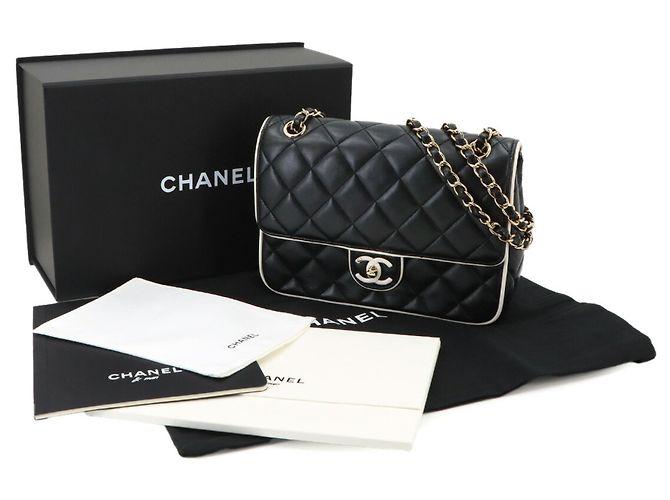 Bolsa de Ombro com Corrente Chanel Matelasse Preto Branco - vista 2