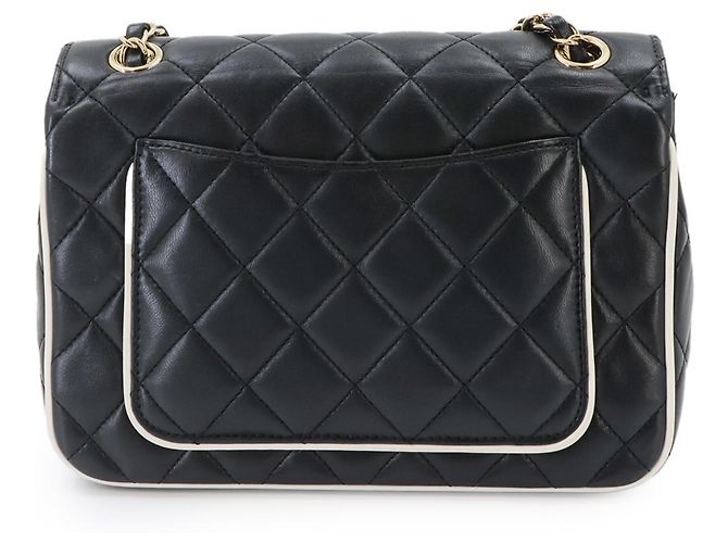 Bolsa de Ombro com Corrente Chanel Matelasse Preto Branco - vista 3