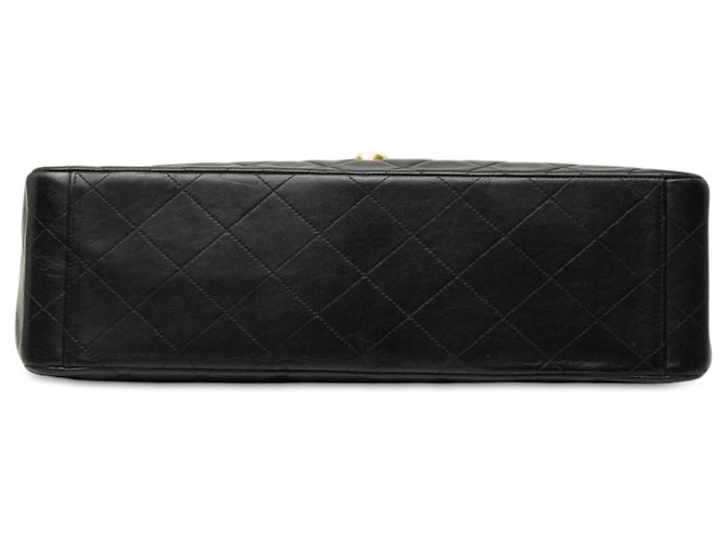 Chanel Black Maxi XL Classic Lambskin Single Flap Nero - vista 3