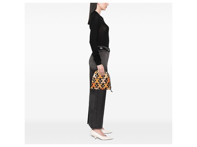 Miu Miu Nylon-Beuteltasche in Schwarz mit Katzenprint - Ansicht 6