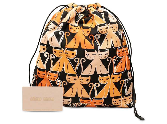 Miu Miu Nylon-Beuteltasche in Schwarz mit Katzenprint - Ansicht 7