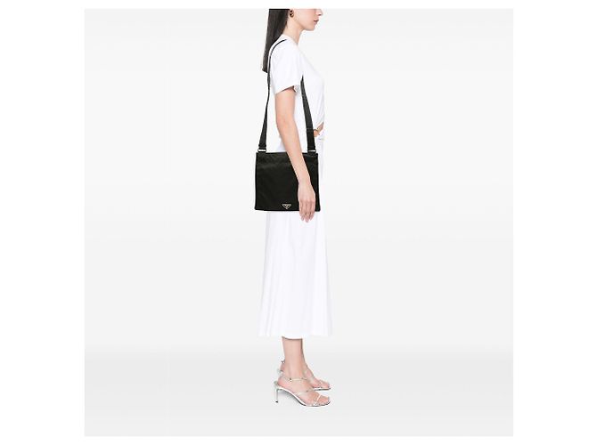 Prada Borsa Crossbody in Tessuto Nero con Chiusura a Zip - vista 6