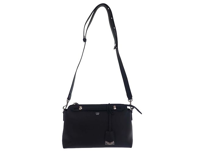 Fendi By The Way Satchel aus Leder in Schwarz, Größe Medium - Ansicht 17