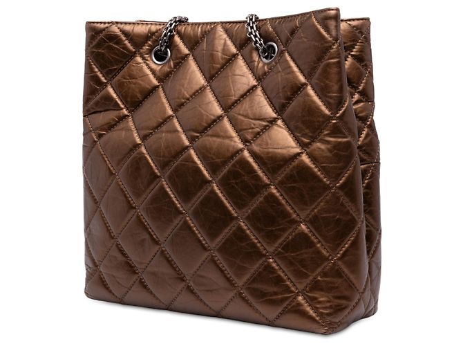 Borsa Chanel Reissue 2.55 in pelle di vitello invecchiata metallizzata matelassé marrone Bronzo - vista 2