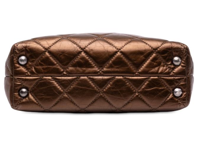 Borsa Chanel Reissue 2.55 in pelle di vitello invecchiata metallizzata matelassé marrone Bronzo - vista 3