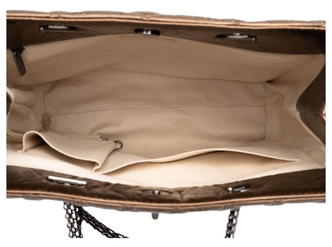 Borsa Chanel Reissue 2.55 in pelle di vitello invecchiata metallizzata matelassé marrone Bronzo - vista 4
