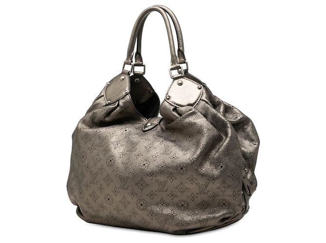 Louis Vuitton Silver Monogram Mahina XL Argenté - vue 2