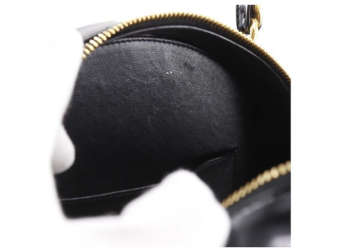 Chanel CC runde Vanity Bag aus schwarzem Lackleder gesteppt - Ansicht 11