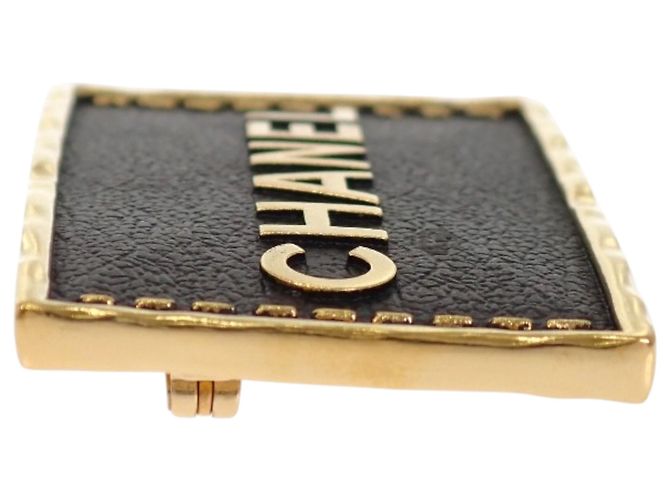 Spilla Chanel con placca logo in pelle e placcata oro D'oro - vista 11