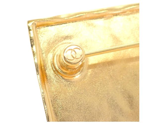 Spilla Chanel con placca logo in pelle e placcata oro D'oro - vista 4