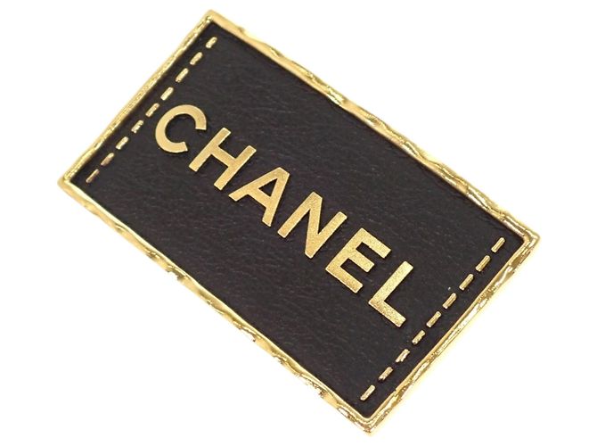 Spilla Chanel con placca logo in pelle e placcata oro D'oro - vista 8