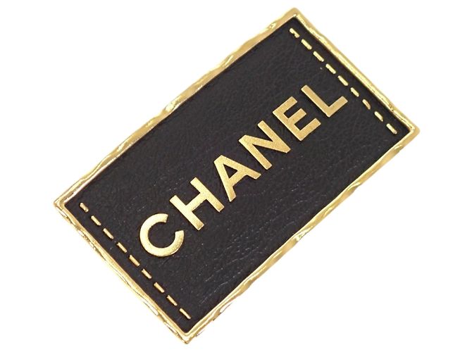 Spilla Chanel con placca logo in pelle e placcata oro D'oro - vista 9