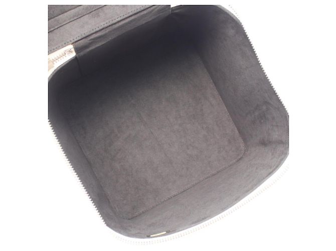Bolsa Vanity Chanel Matelassé Branco - vista 3