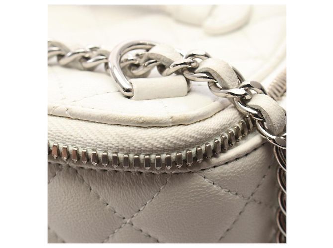Bolsa Vanity Chanel Matelassé Branco - vista 8
