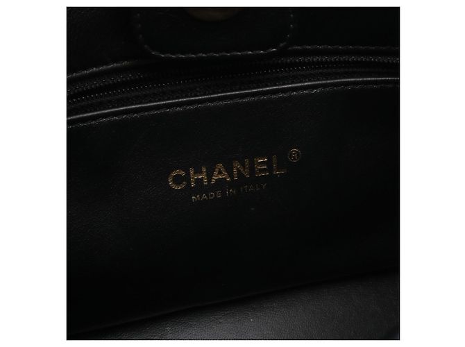 Picca borsa bucket Chanel Matelassé Nero - vista 4