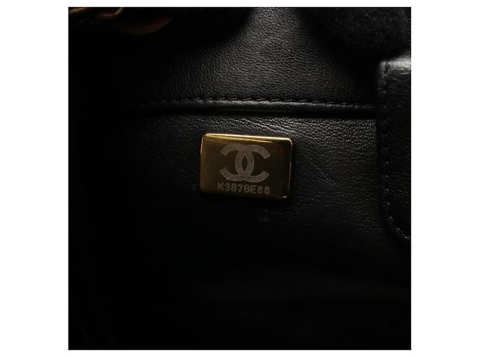 Picca borsa bucket Chanel Matelassé Nero - vista 5