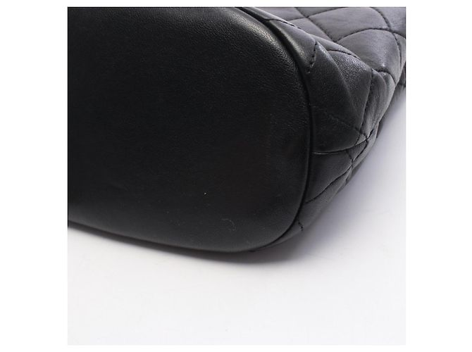Picca borsa bucket Chanel Matelassé Nero - vista 7