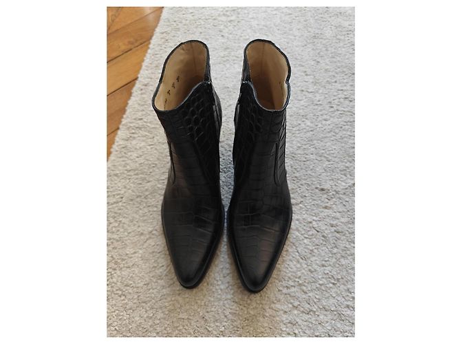 Free Lance Black Croc-Effect Leather Western Ankle Boots - view 5