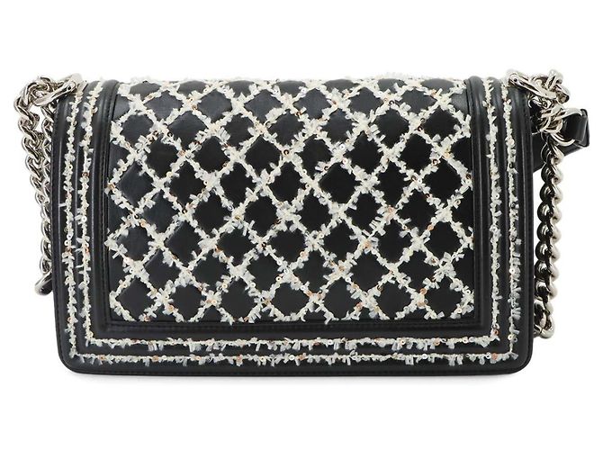 Bolso de hombro Chanel Boy Small con cadena Negro Blanco - vista 3