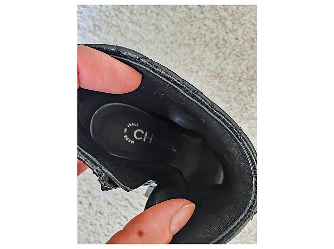 Botines Chanel de cuero acolchado peep-toe Negro - vista 4