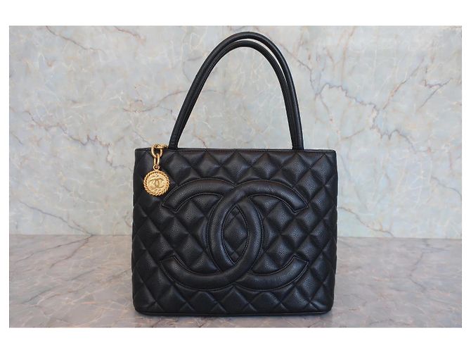 Chanel Medaillon Gesteppte Tote Bag Schwarz Kaviarleder - Ansicht 13