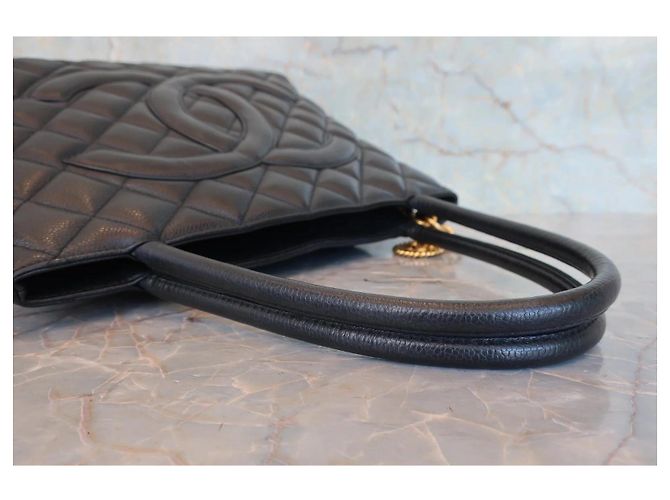Chanel Medaillon Gesteppte Tote Bag Schwarz Kaviarleder - Ansicht 8