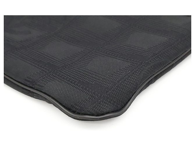 Chanel New Travel Line Pochette Borsa a Mano Nera Nero - vista 4