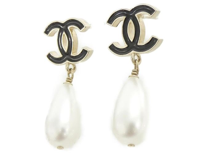 Orecchini a lobo Chanel ABF395 Nero Bianco D'oro - vista 2