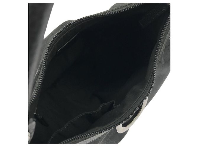 Borsa a tracolla Gucci 265692 in nylon nero - vista 8