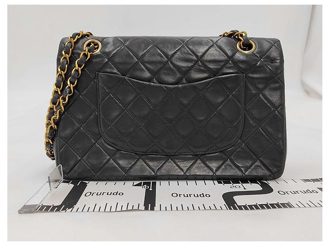 Chanel Classic Double Flap Quilted Lambskin Medium Noir - vue 2
