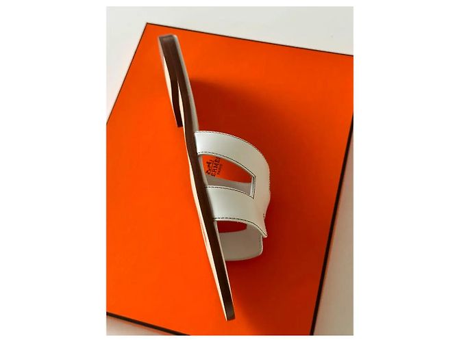 Hermès Oran Sandali in pelle bianca Bianco - vista 4