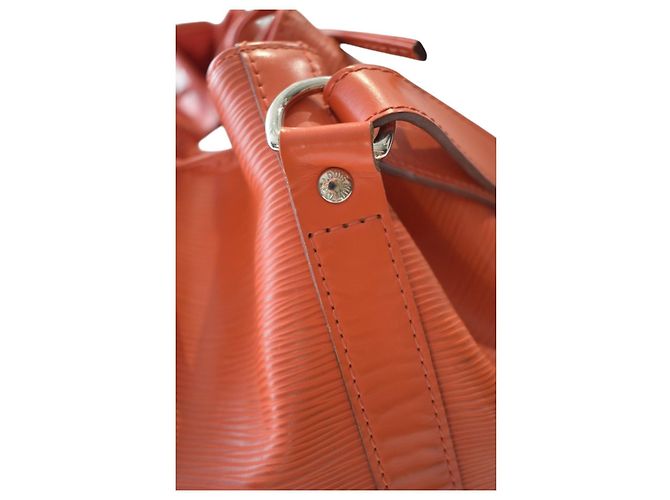 Louis Vuitton Noé Petit Pelle Epi Arancione Mandarino - vista 13