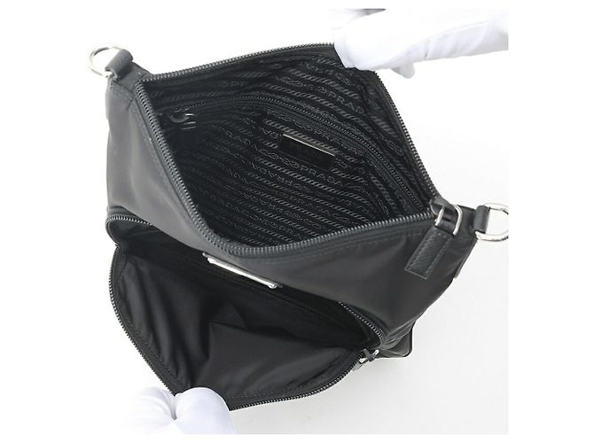 Bolsa de Ombro Prada Triangle Preto - vista 6