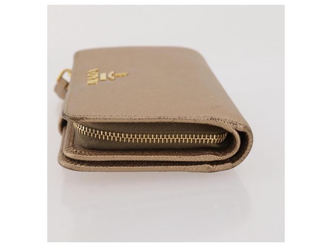 Saffiano Cartera bifold PRADA de piel Safiano Gold Auth 205174A Dorado - vista 5