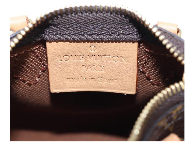 LOUIS VUITTON 2021-2025 Monogram Trio Mini Icon Shoulder M81081 LV Auth 167620SM Monogramma - vista 13