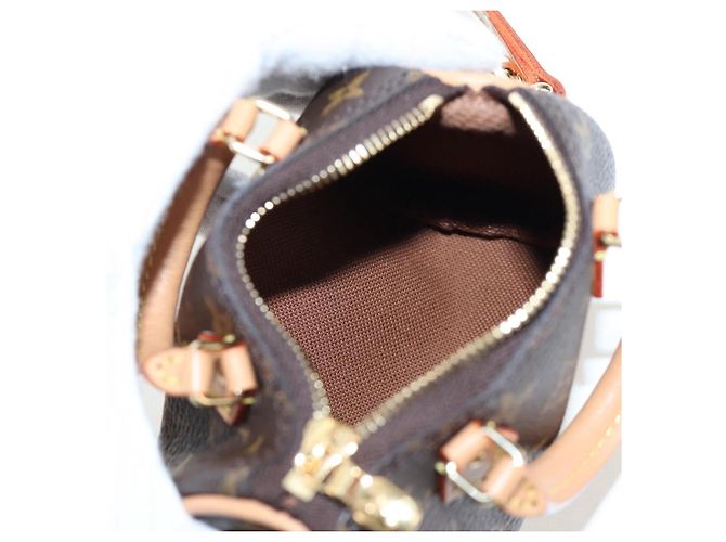 LOUIS VUITTON 2021-2025 Monogram Trio Mini Icon Shoulder M81081 LV Auth 167620SM Monogramma - vista 14