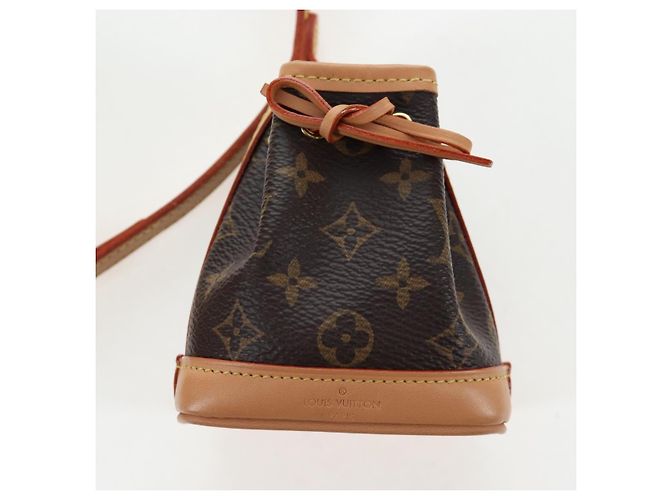 LOUIS VUITTON 2021-2025 Monogram Trio Mini Icon Shoulder M81081 LV Auth 167620SM Monogramma - vista 15