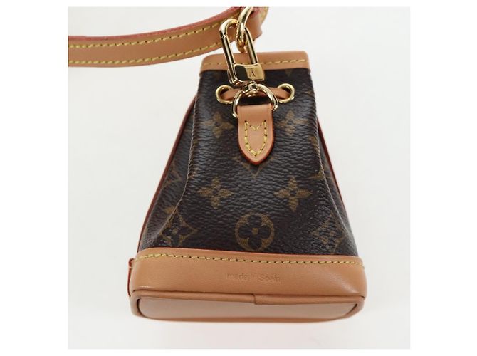 LOUIS VUITTON 2021-2025 Monogram Trio Mini Icon Shoulder M81081 LV Auth 167620SM Monogramma - vista 16