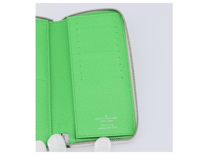 LOUIS VUITTON Monogram LV Portrait Zippy Wallet Vertical M82590 LV Auth 167703SM Monogramma - vista 17