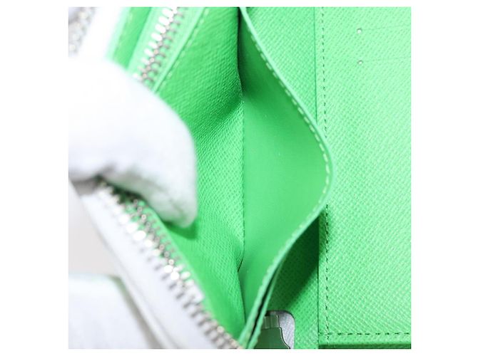 LOUIS VUITTON Monogram LV Portrait Zippy Wallet Vertical M82590 LV Auth 167703SM Monogramma - vista 23