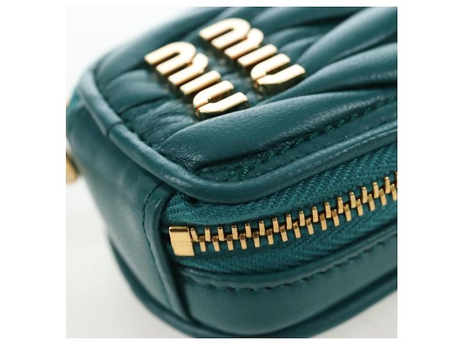 Miu Miu Matelasse Neck Mini Pouch Leather Green Gold Tone Auth 167613M Verde - vista 17